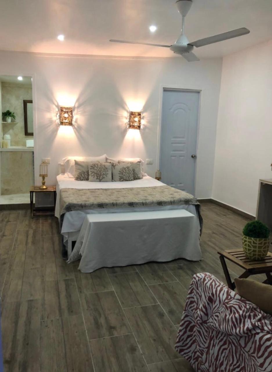 El Monte Azul Bed & Breakfast ลาส กาเลราส ภายนอก รูปภาพ