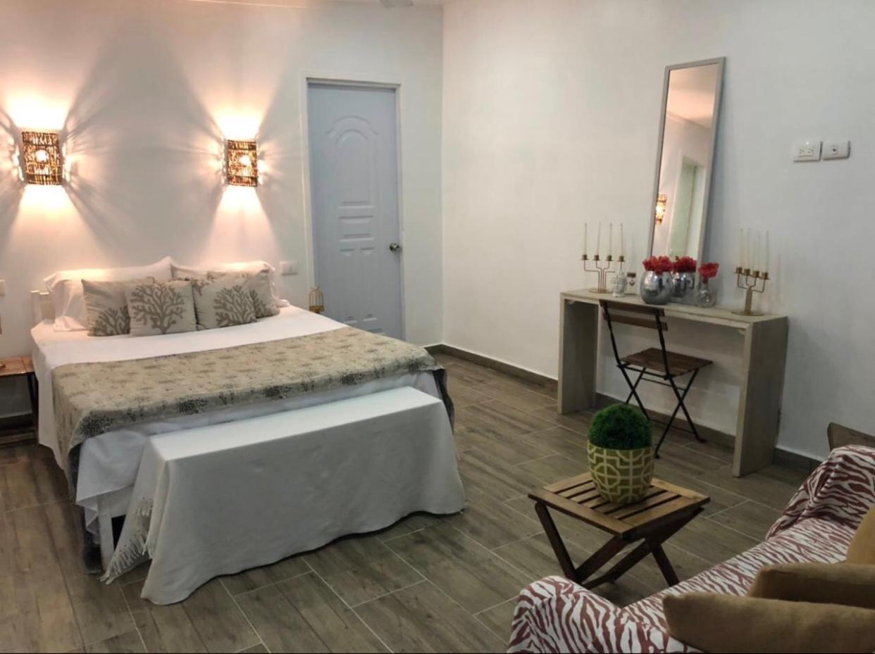 El Monte Azul Bed & Breakfast ลาส กาเลราส ภายนอก รูปภาพ