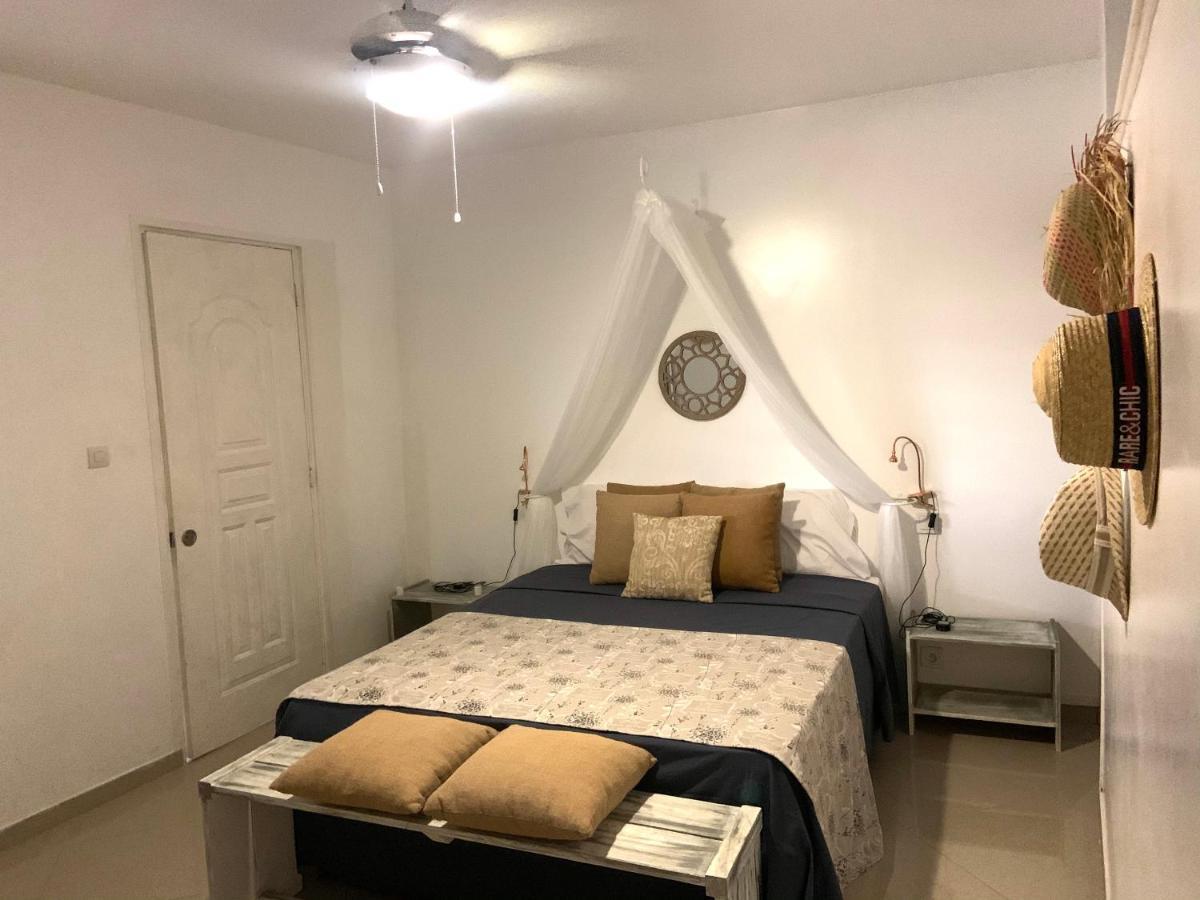 El Monte Azul Bed & Breakfast ลาส กาเลราส ภายนอก รูปภาพ